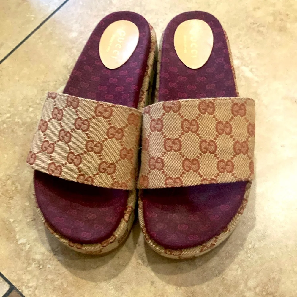 GUCCI Women's Angelina GG Supreme Platform Slide Sandals EU 42 - Picture 1 of 6